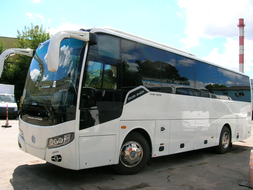 Golden Dragon XML6896-6957 на 39 человек